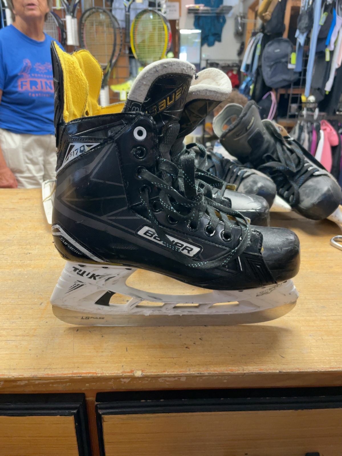 Bauer Supreme S170 Size 8 Hockey Skates