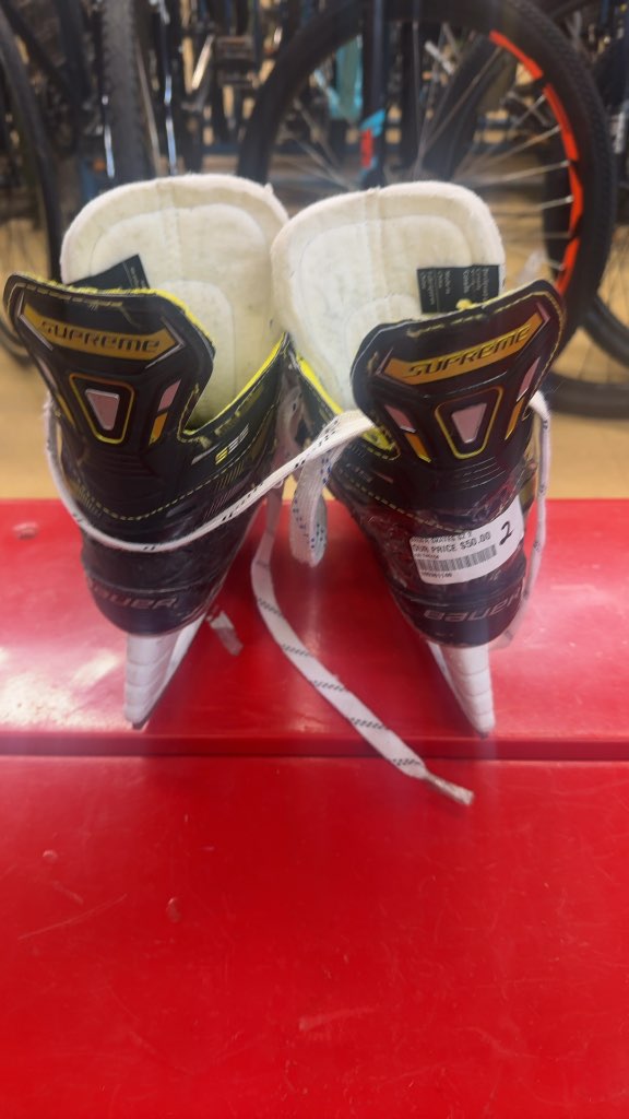 Bauer Supreme S35 Hockey Skates Used Size 2