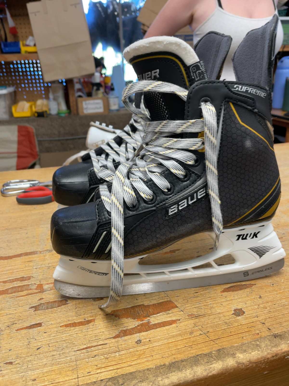 Bauer Supreme Size 5 Hockey Skates