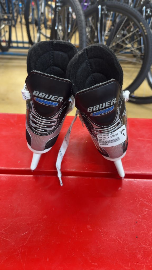 Bauer Supreme Youth Ice Skates Used Size 9Y - image 1