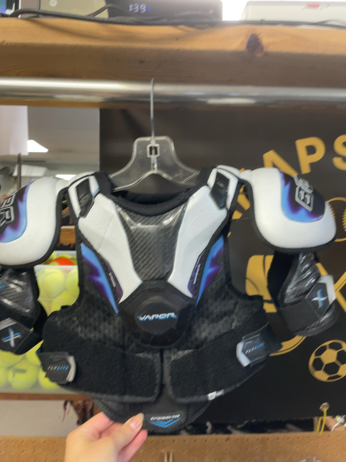 Bauer Vapor Flylite Intermediate Medium Hockey Shoulder Pads