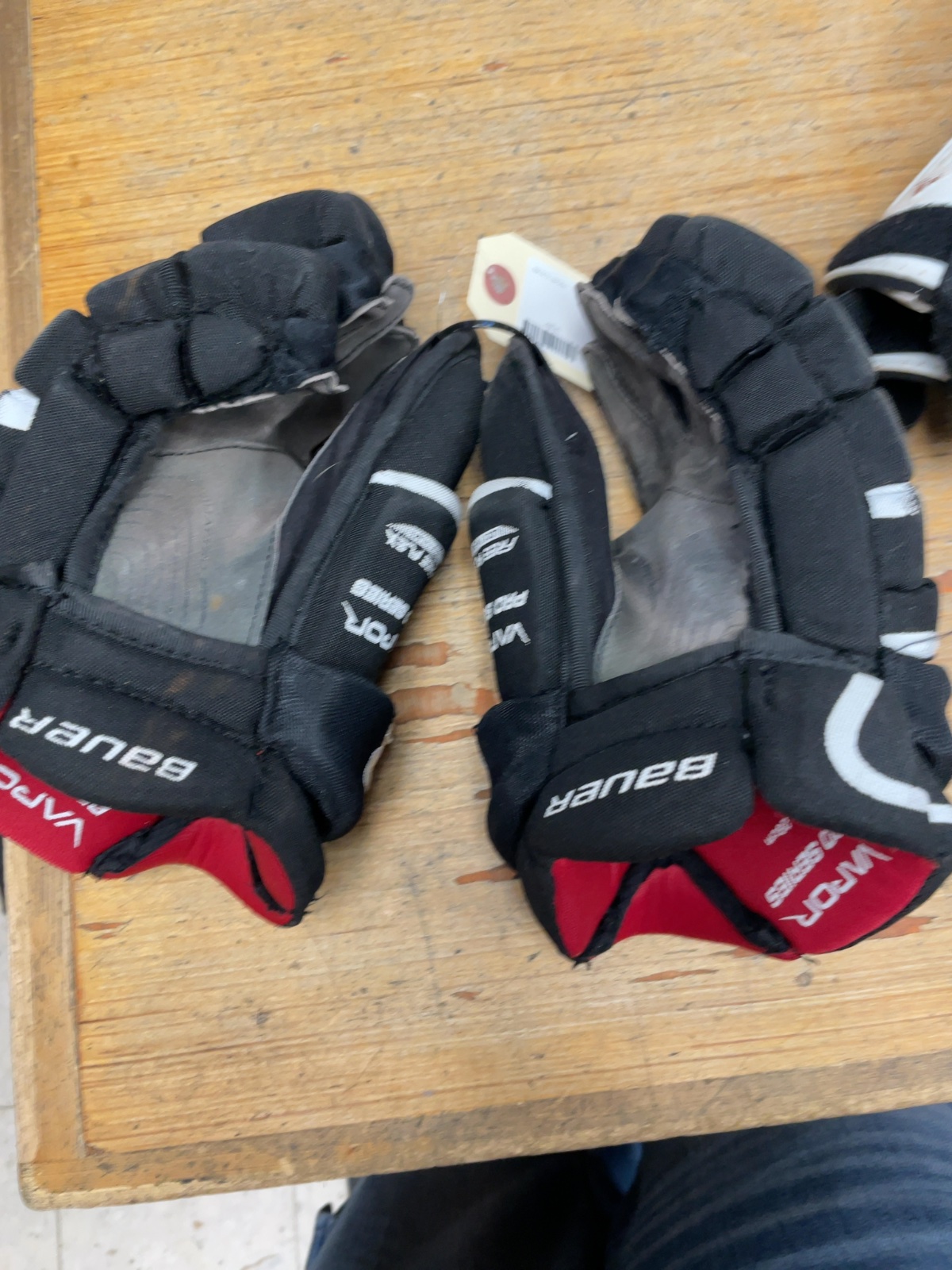 Bauer Vapor Pro Series 11" Hockey Gloves