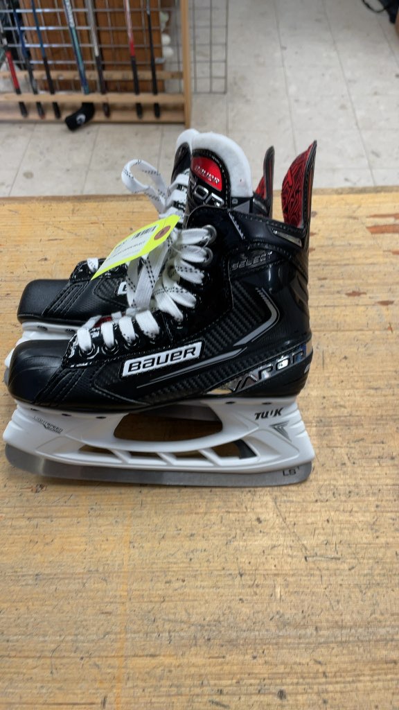 Bauer Vapor Select Hockey Skates size 2