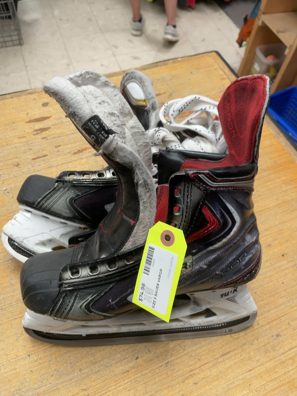 Bauer Vapor Size 5 Hockey Skates