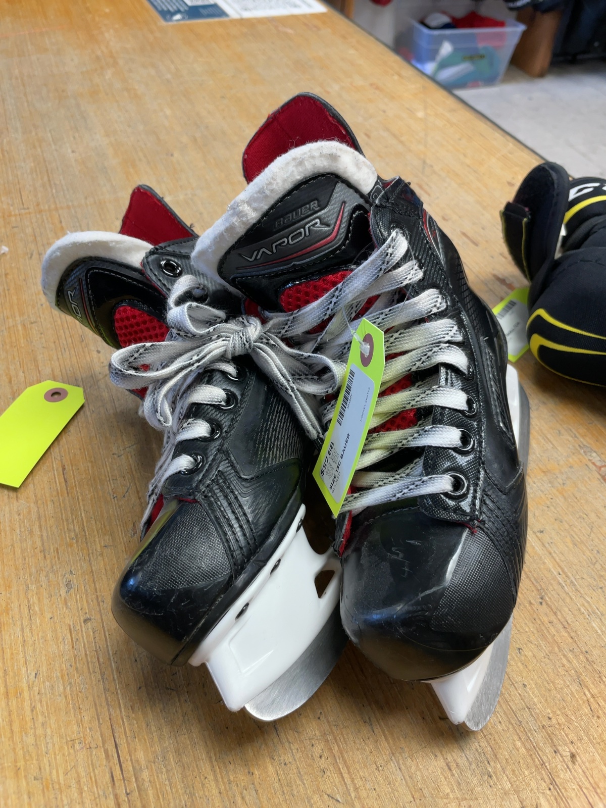 Bauer Vapor X500 Size 13C Hockey Skates