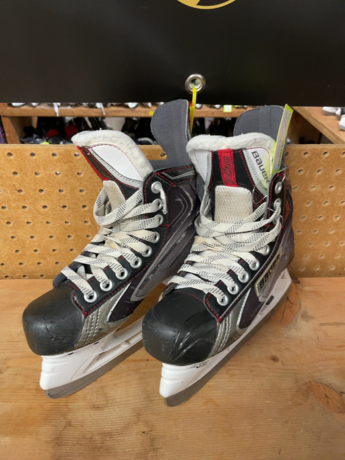 Bauer Vapor X60 Size 2.5 D Hockey Skates