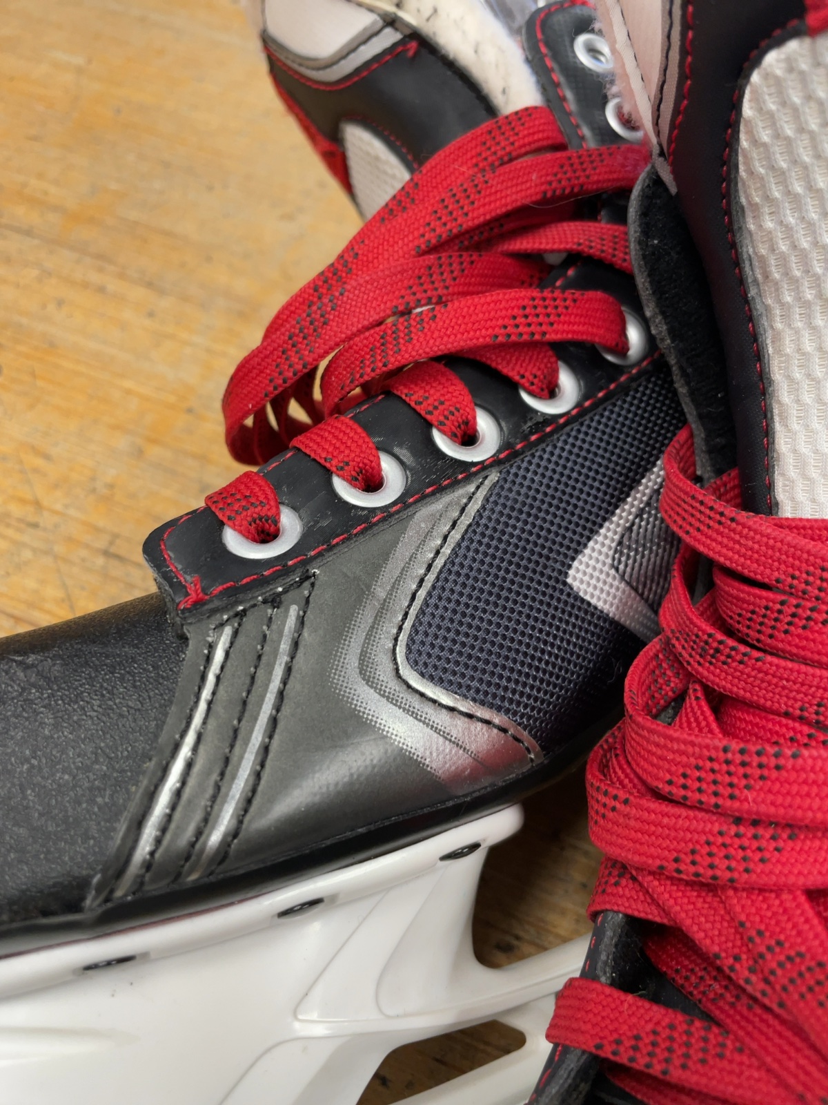 Bauer Vapor X70 Hockey Skates - Size 4