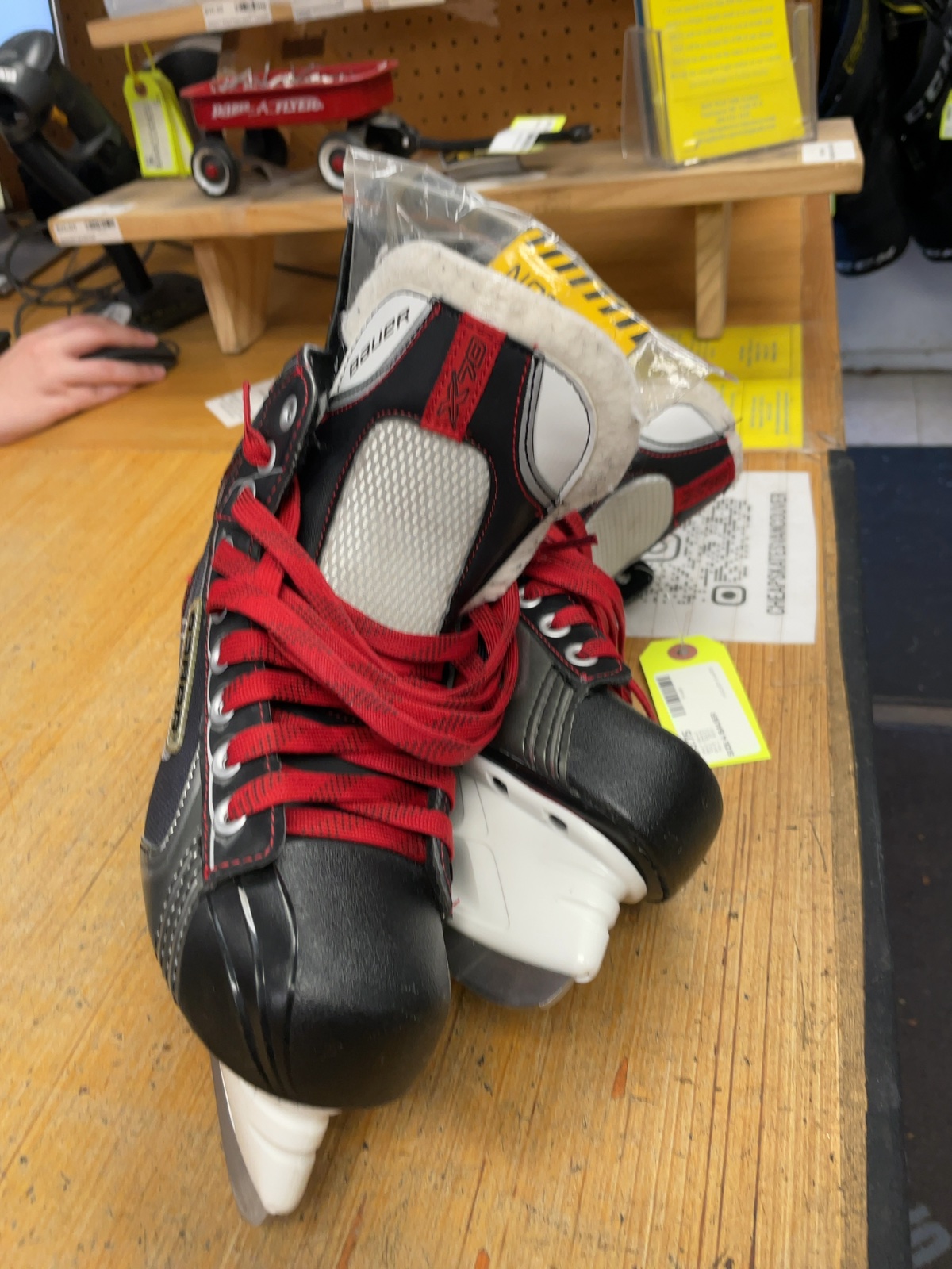 Bauer Vapor X70 Hockey Skates - Size 4