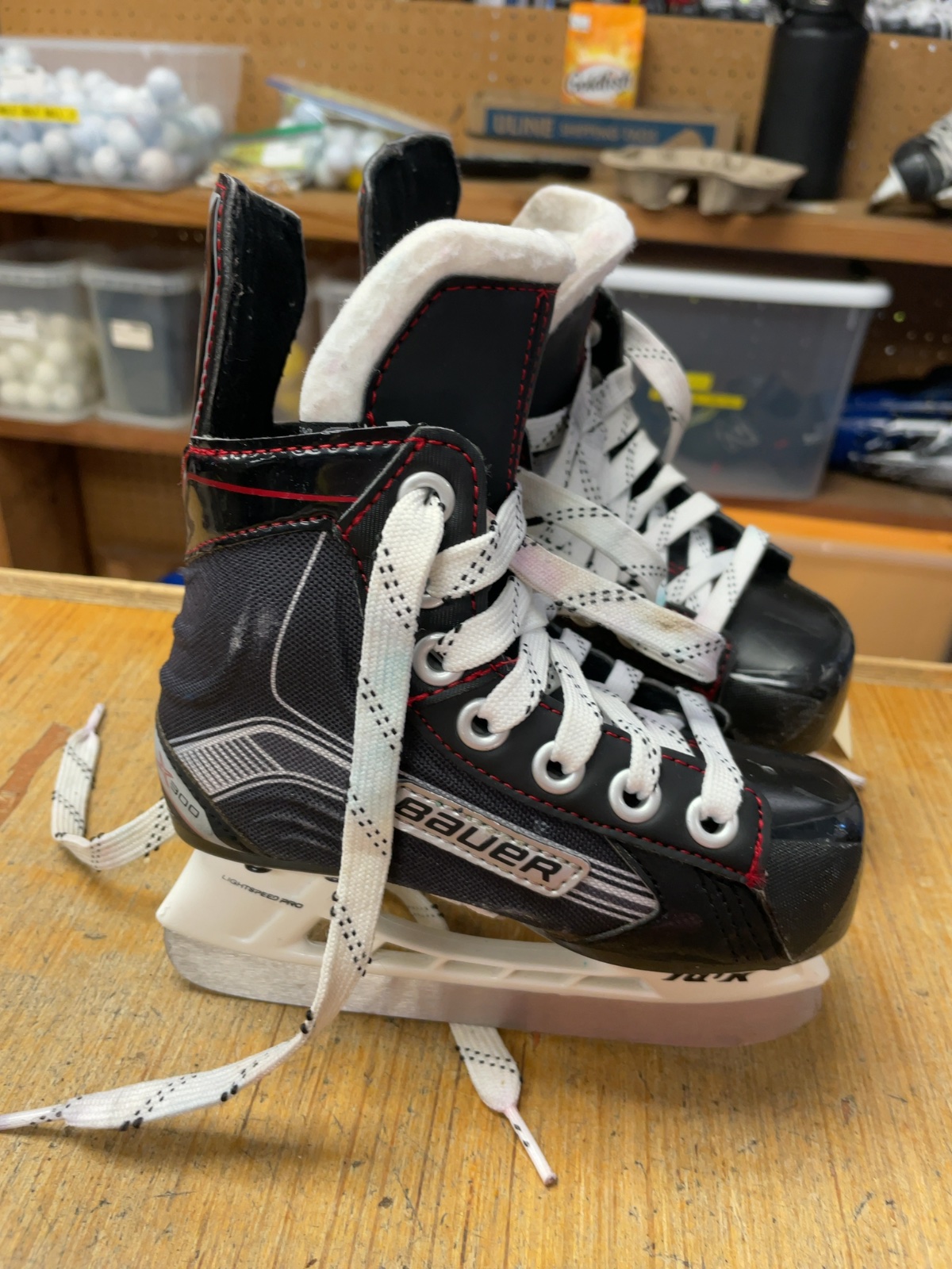 Bauer X300 Size 9C Hockey Skates