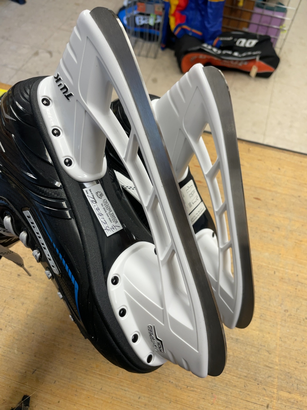 Bauer XLP Size 8 Hockey Skates