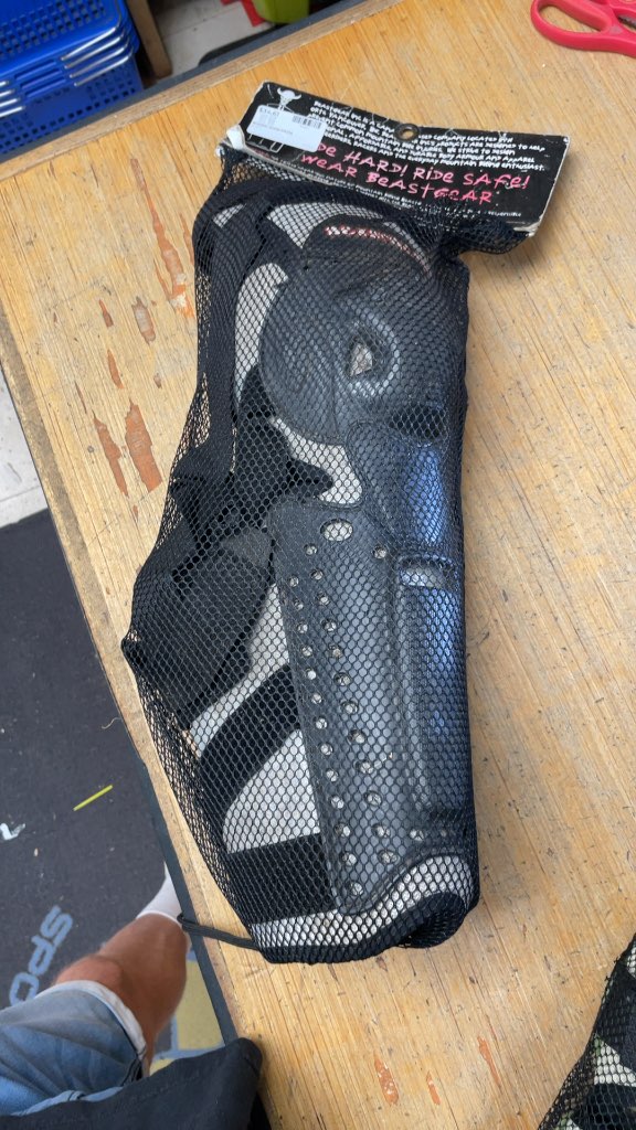 Beastgear XXX Fullwraps Biking Shin Pads - Small