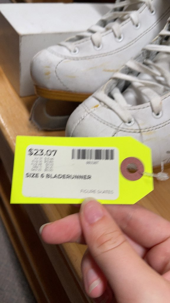 Bladerunner Aurora Figure Skates - Size 6