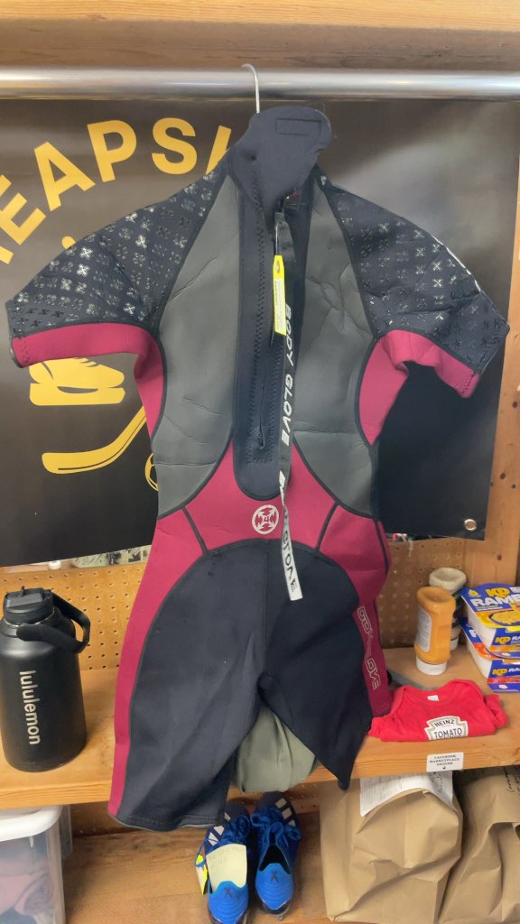 Body Glove Ladies Wetsuit Size 7/8 Maroon/Black