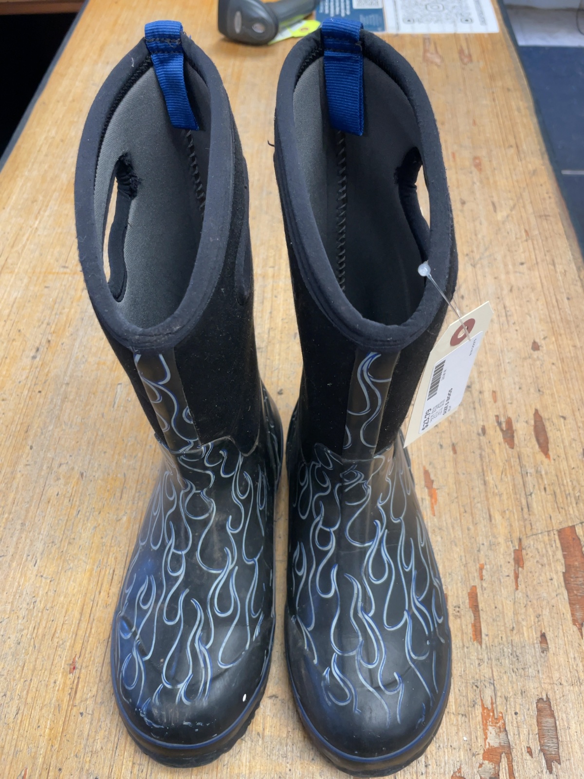 Bogs Classic Flame Size 5 Youth Rain Boots