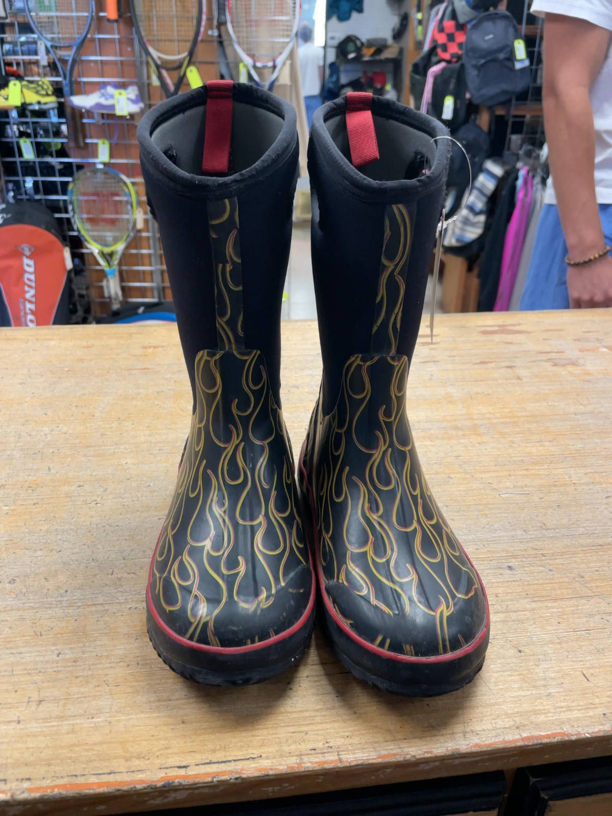 Bogs Flame Print Rain Boots Size 5 Black/Flames