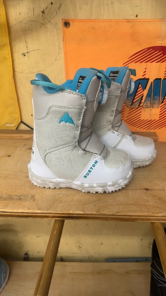 Burton Grom BOA Girls' Snowboard Boots White/Teal Good Condition Size 12C