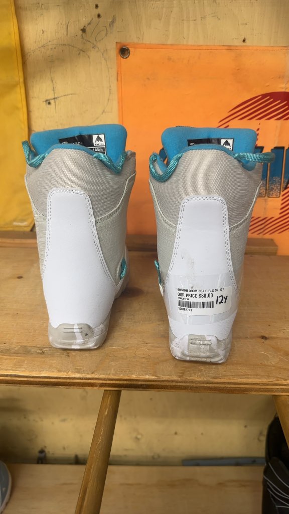 Burton Grom BOA Girls' Snowboard Boots White/Teal Good Condition Size 12C