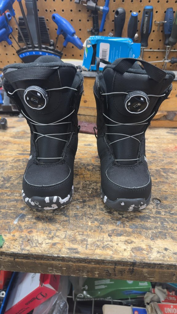 Burton Snowboard Boots Grom BOA Black Good Condition Size 13C
