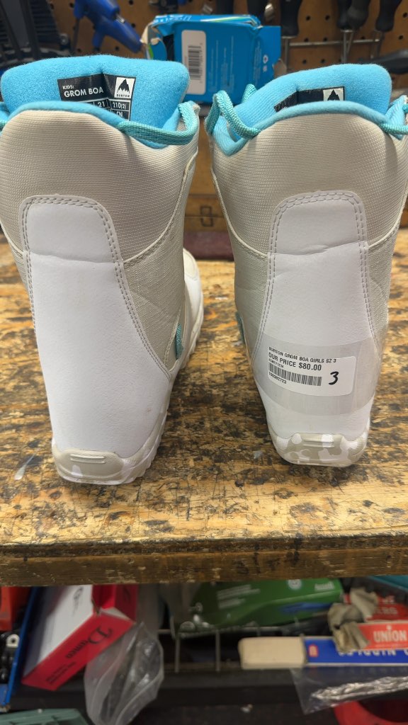 Burton Snowboard Boots Grom BOA Girls Good Condition Size 3