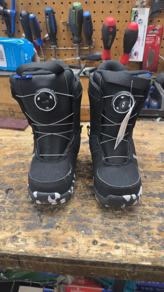 Burton Snowboard Boots Grom BOA Kids Used Size 12Y