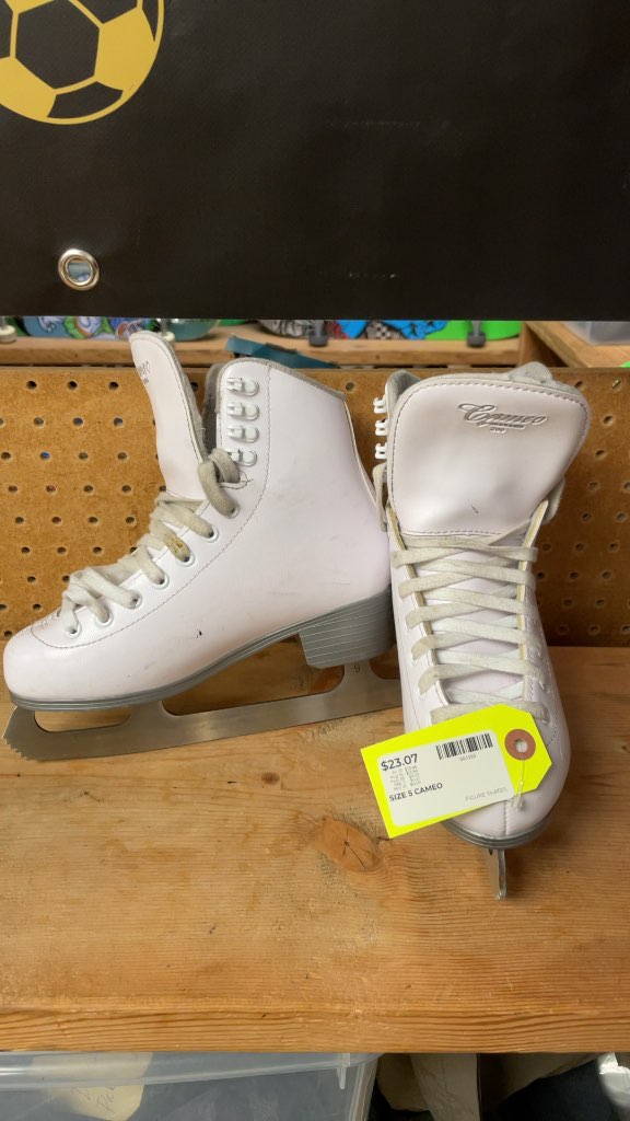 Cameo Figure Skates - Size 5