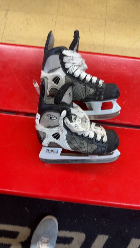 CCM 152 Tacks Hockey Skates Used Size 12