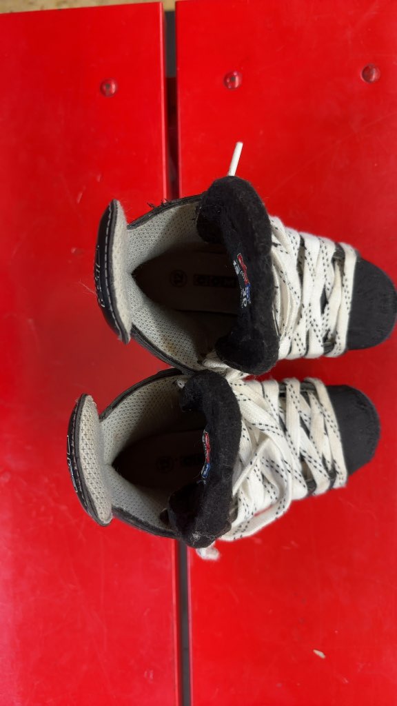 CCM 152 Tacks Hockey Skates Used Size 12