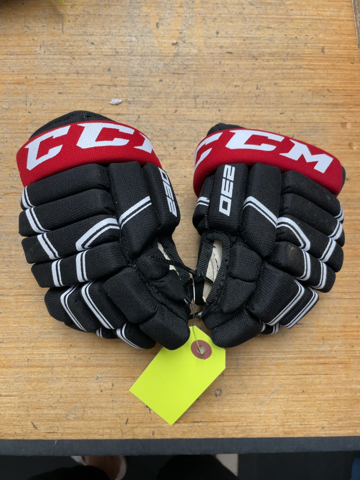 CCM 230 8" Hockey Gloves