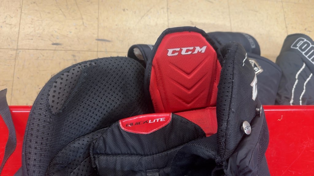 CCM Hockey Pants QuickLite Junior Used XL