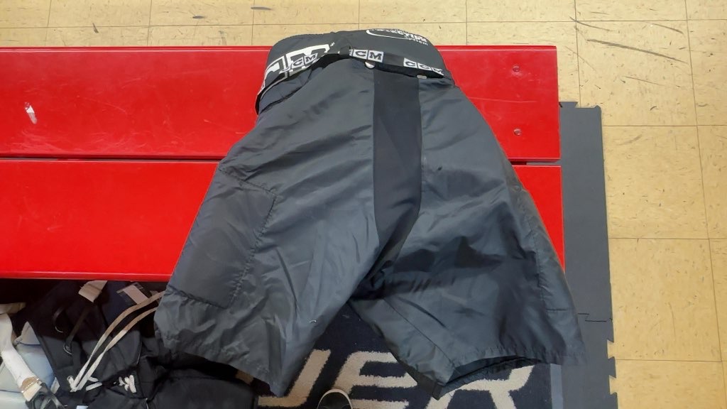 CCM Hockey Pants Senior Large Used Black