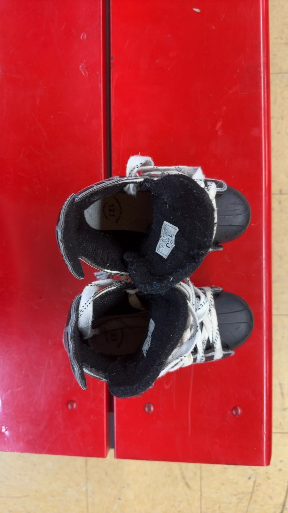 CCM Hockey Skates Custom 01 Used 12Y