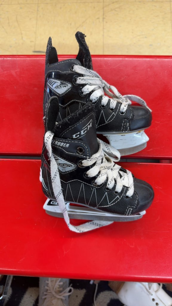 CCM Hockey Skates Intruder Youth Used Size 10Y