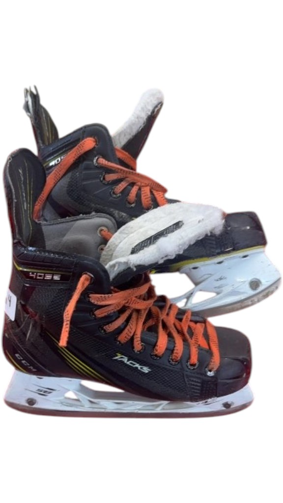 CCM Hockey Skates Tacks 4052 Used Size 4 - image 1