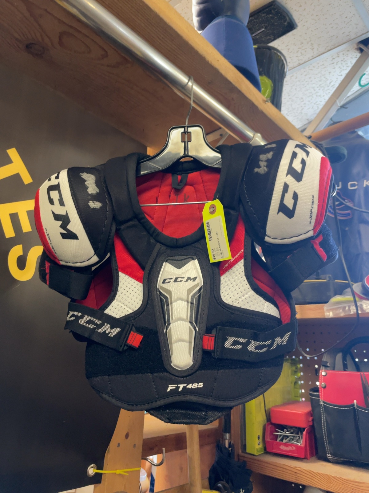 CCM JetSpeed FT485 Junior Hockey Shoulder Pads