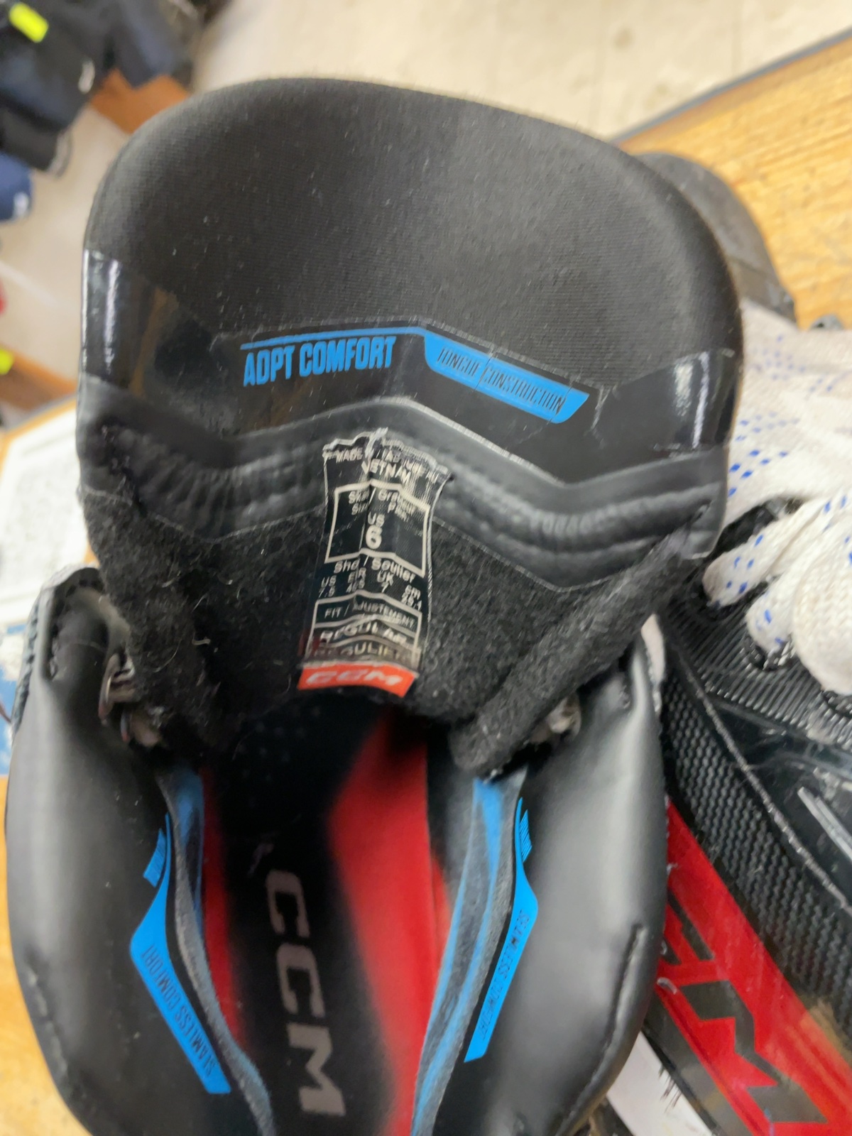 CCM JetSpeed FT6 Hockey Skates Size 6