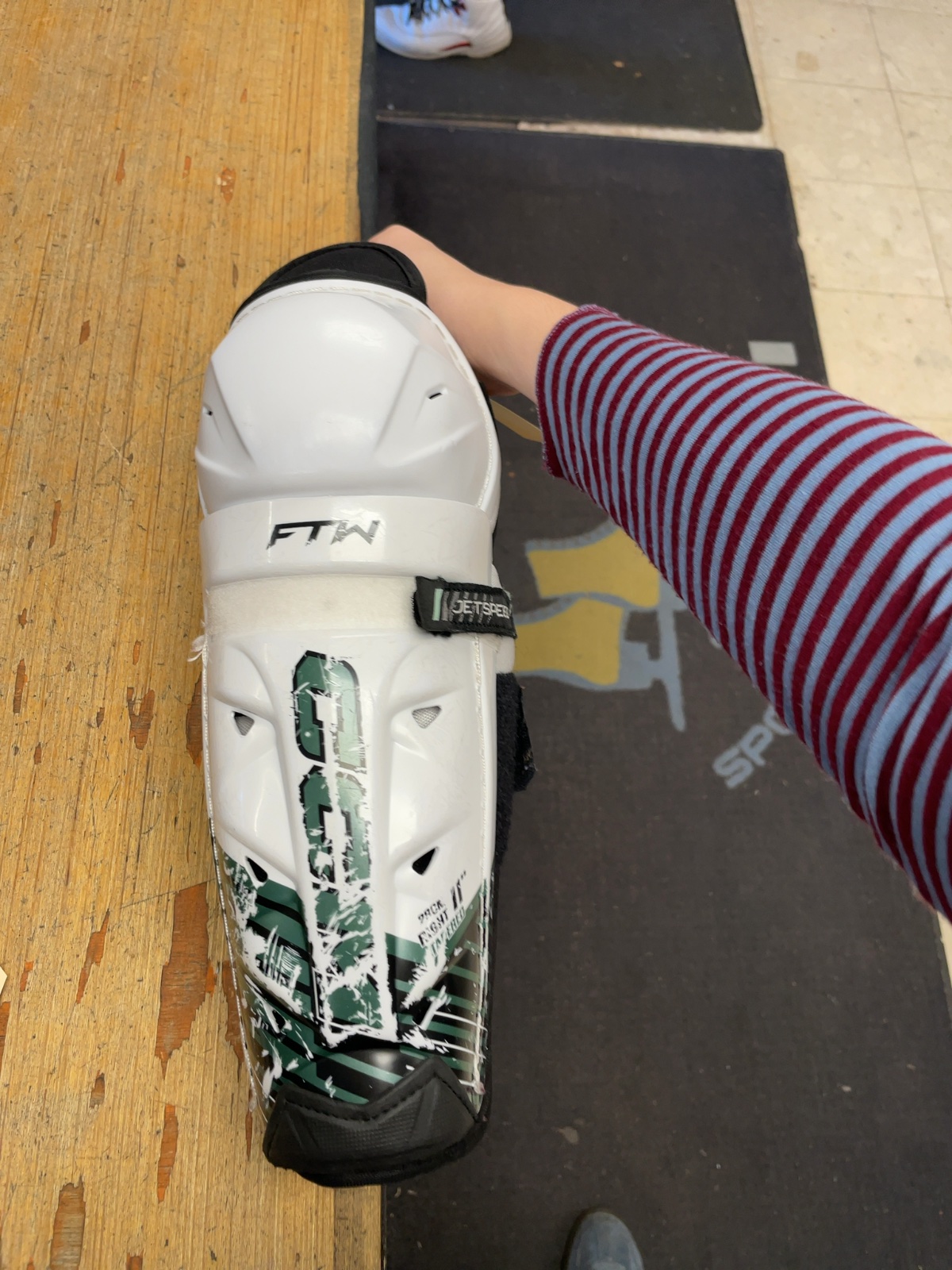 CCM Jetspeed FTW 11" Hockey Shin Pads
