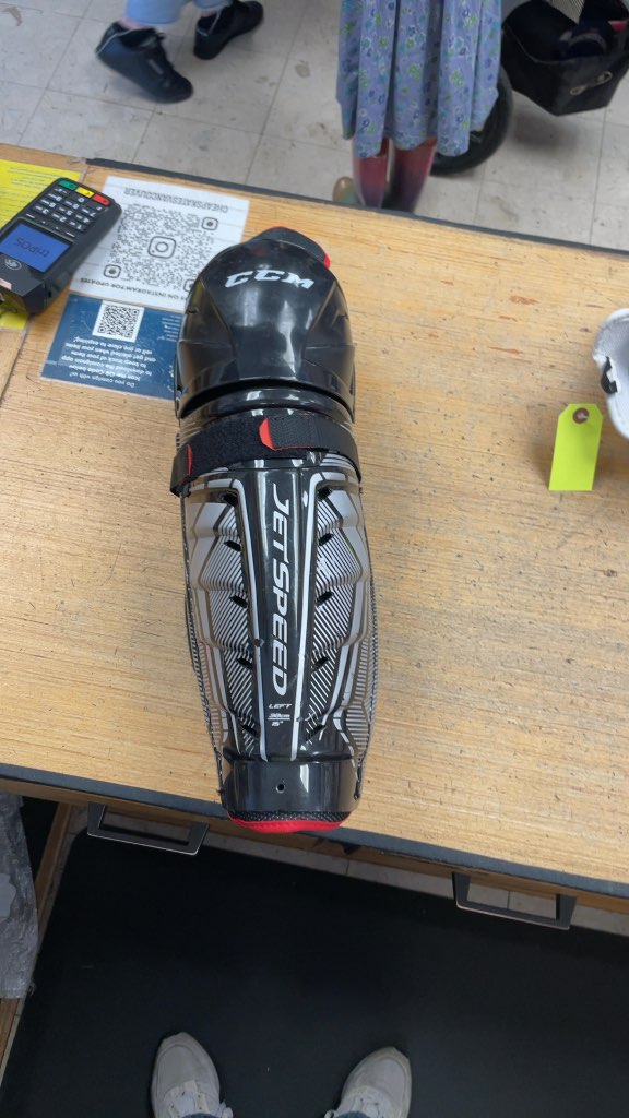 CCM JetSpeed Hockey Shin Pads - 15"