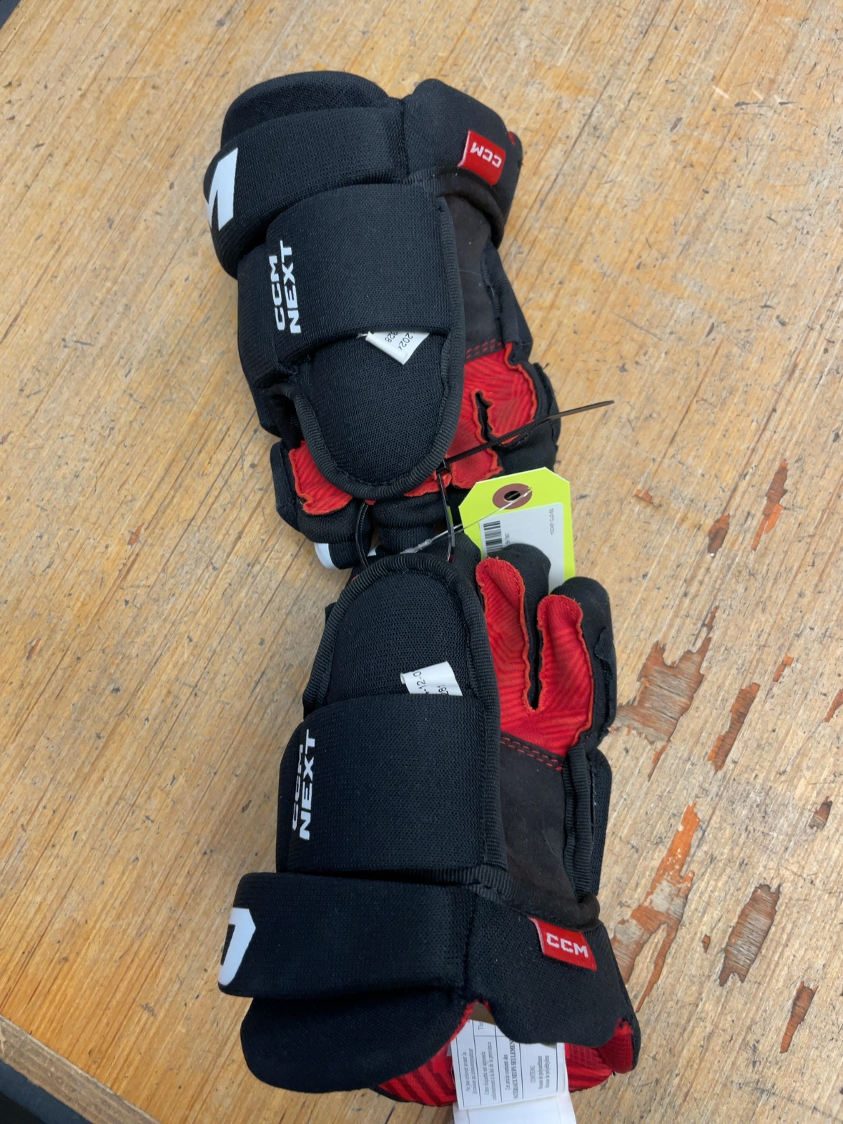 CCM NEXT 10" Hockey Gloves