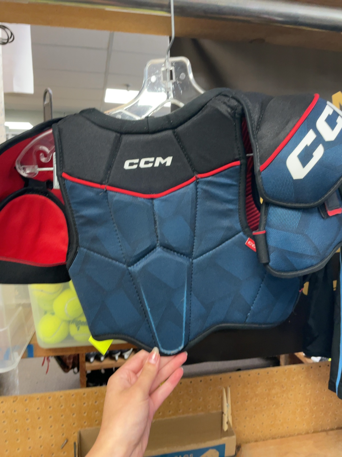 CCM NEXT Size Large Hockey Shoulder Pads