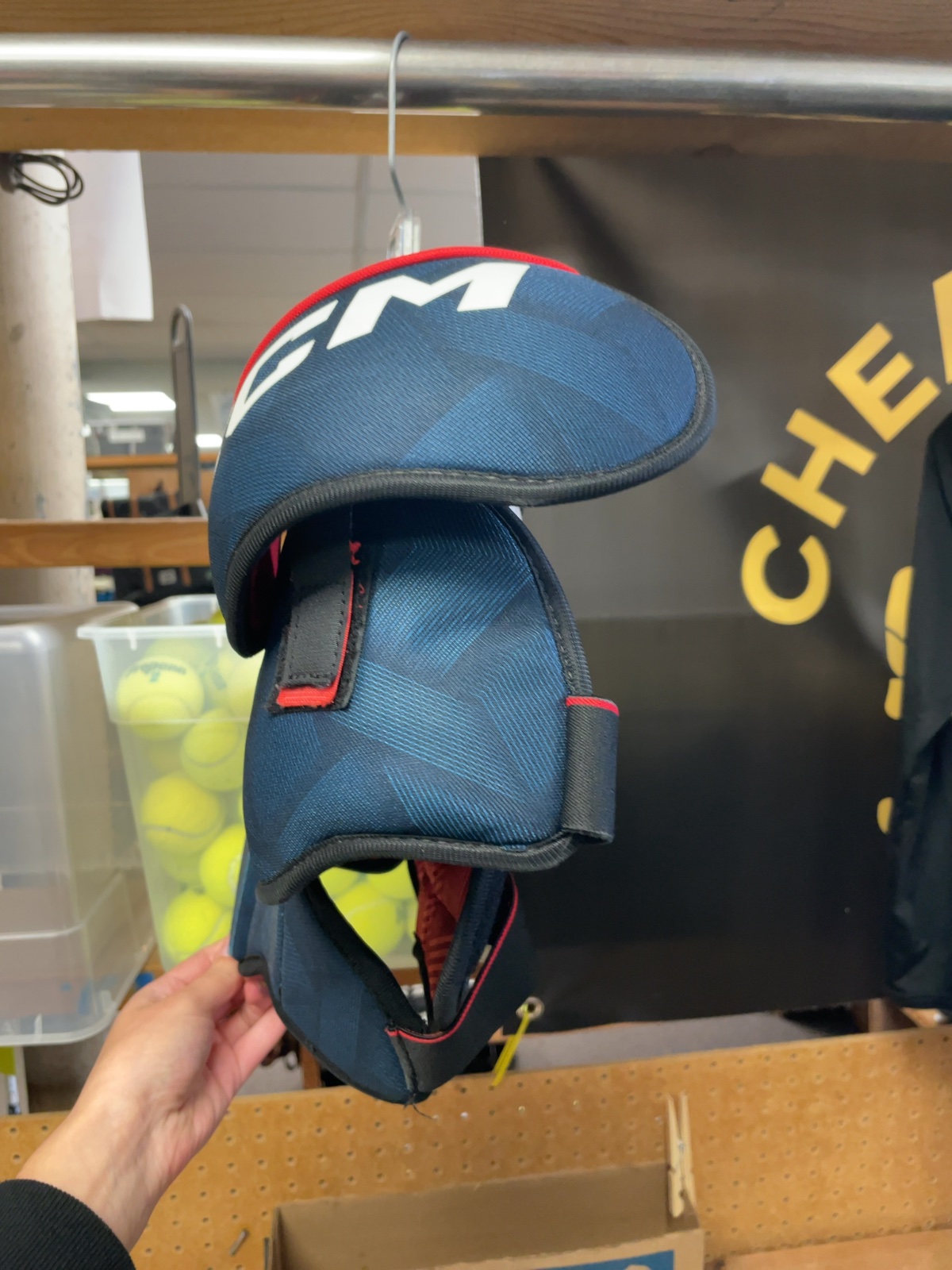 CCM NEXT Size Large Hockey Shoulder Pads