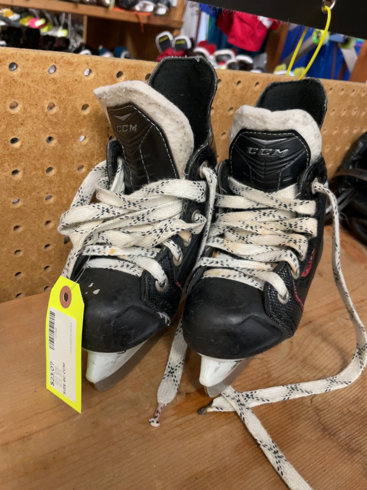 CCM RBZ Size 8C Hockey Skates