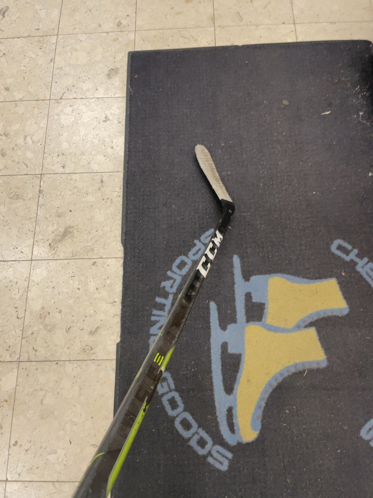 CCM Ribcor Junior 50 Flex LH McDavid P28 Hockey Stick