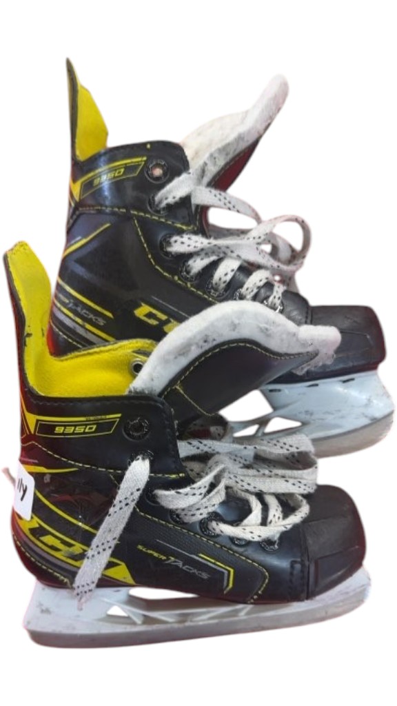 CCM Super Tacks 9350 Youth Hockey Skates Used Size 11 - image 1