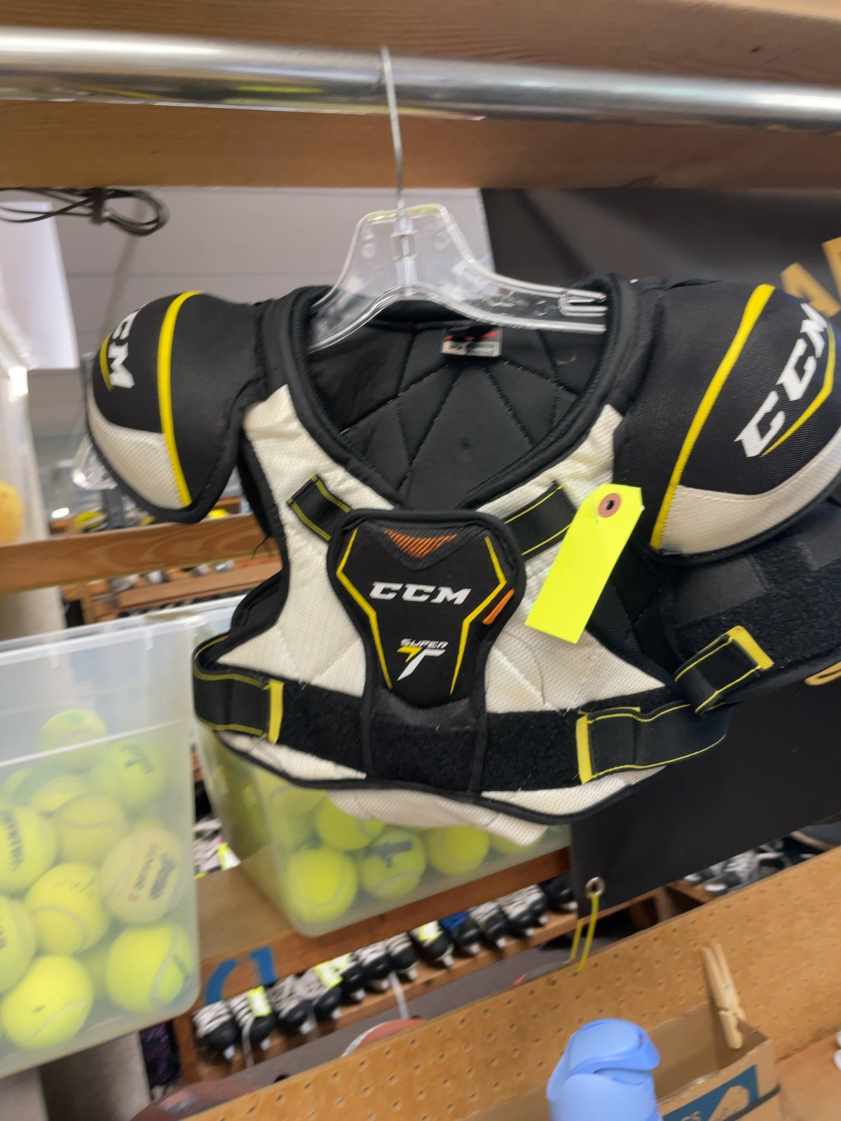 CCM Super Tacks Youth Large Hockey Shoulder Pads