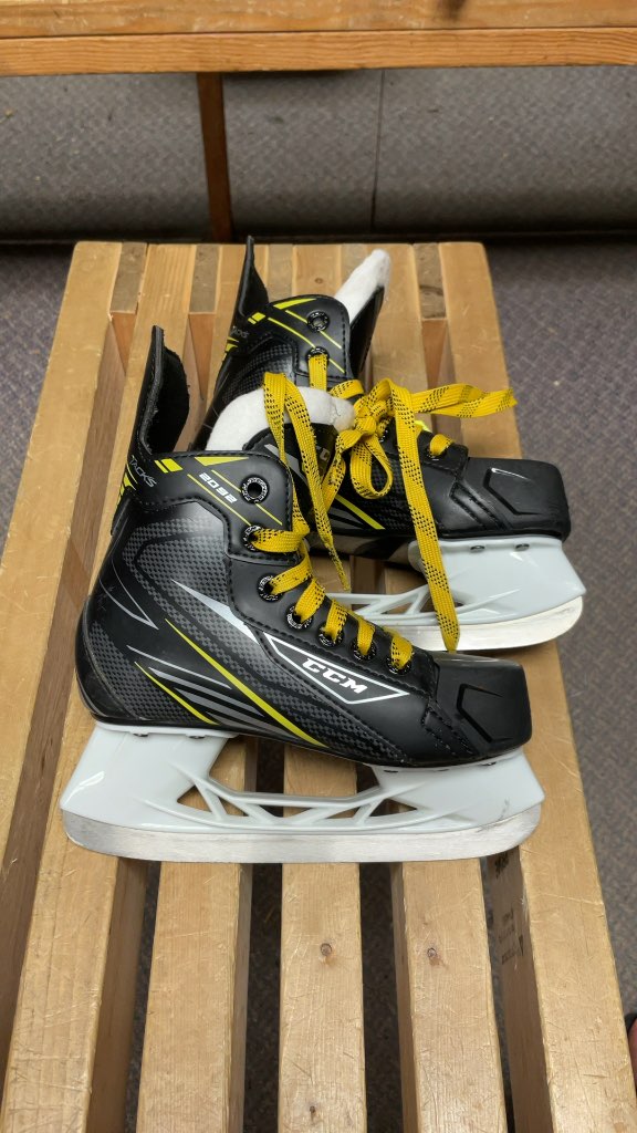 CCM Tacks 2092 Hockey Skates - Size 13C