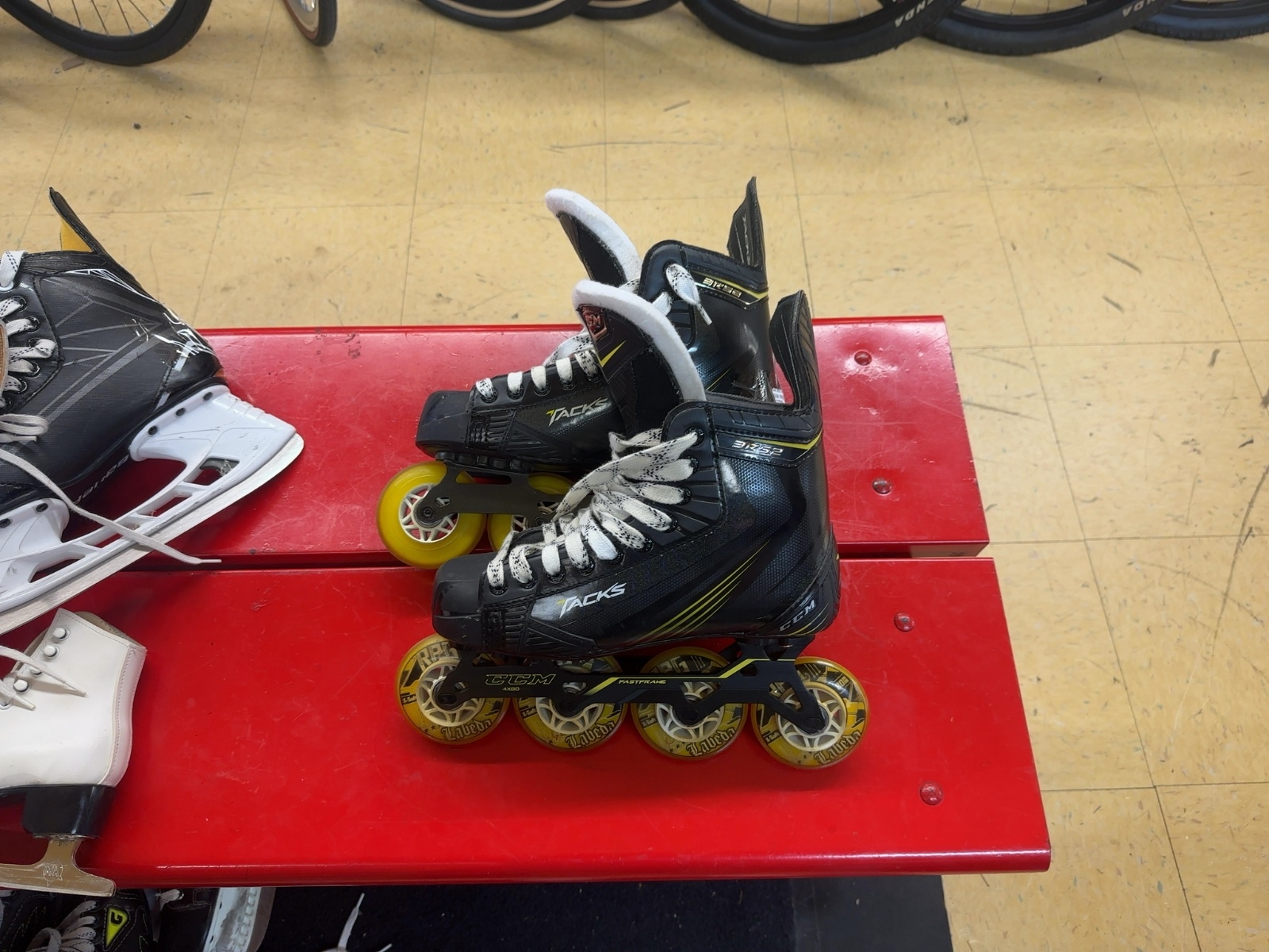 CCM Tacks 3R52 Inline Skates - Size 6.5