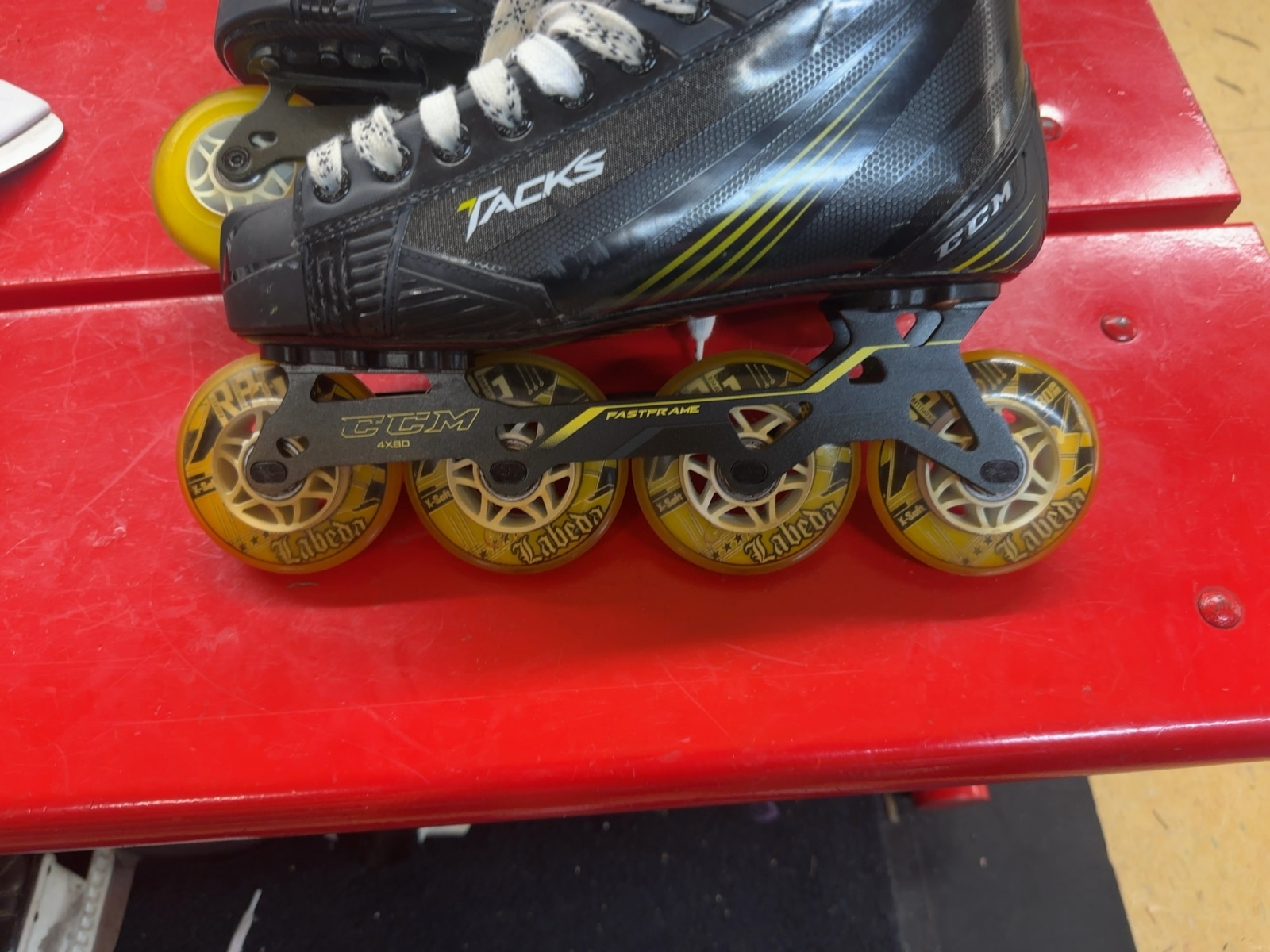 CCM Tacks 3R52 Inline Skates - Size 6.5