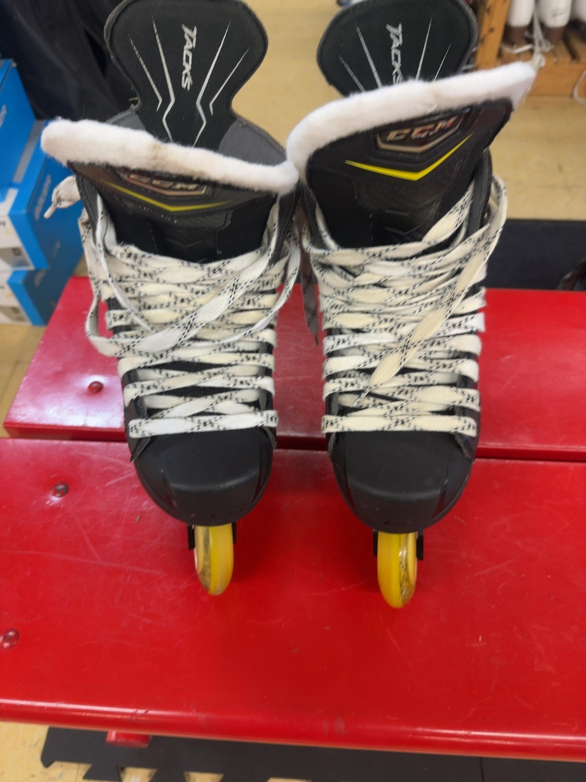 CCM Tacks 3R52 Inline Skates - Size 6.5