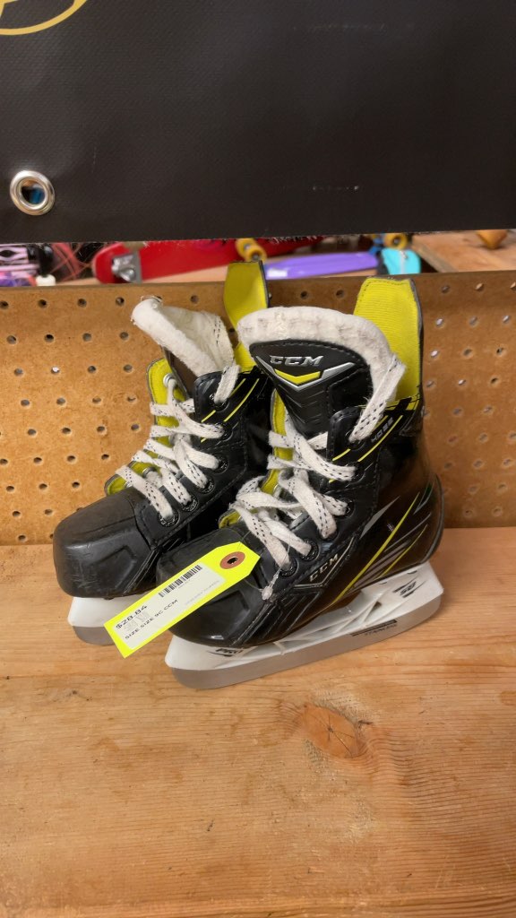 CCM Tacks 4052 Hockey Skates Size 9C