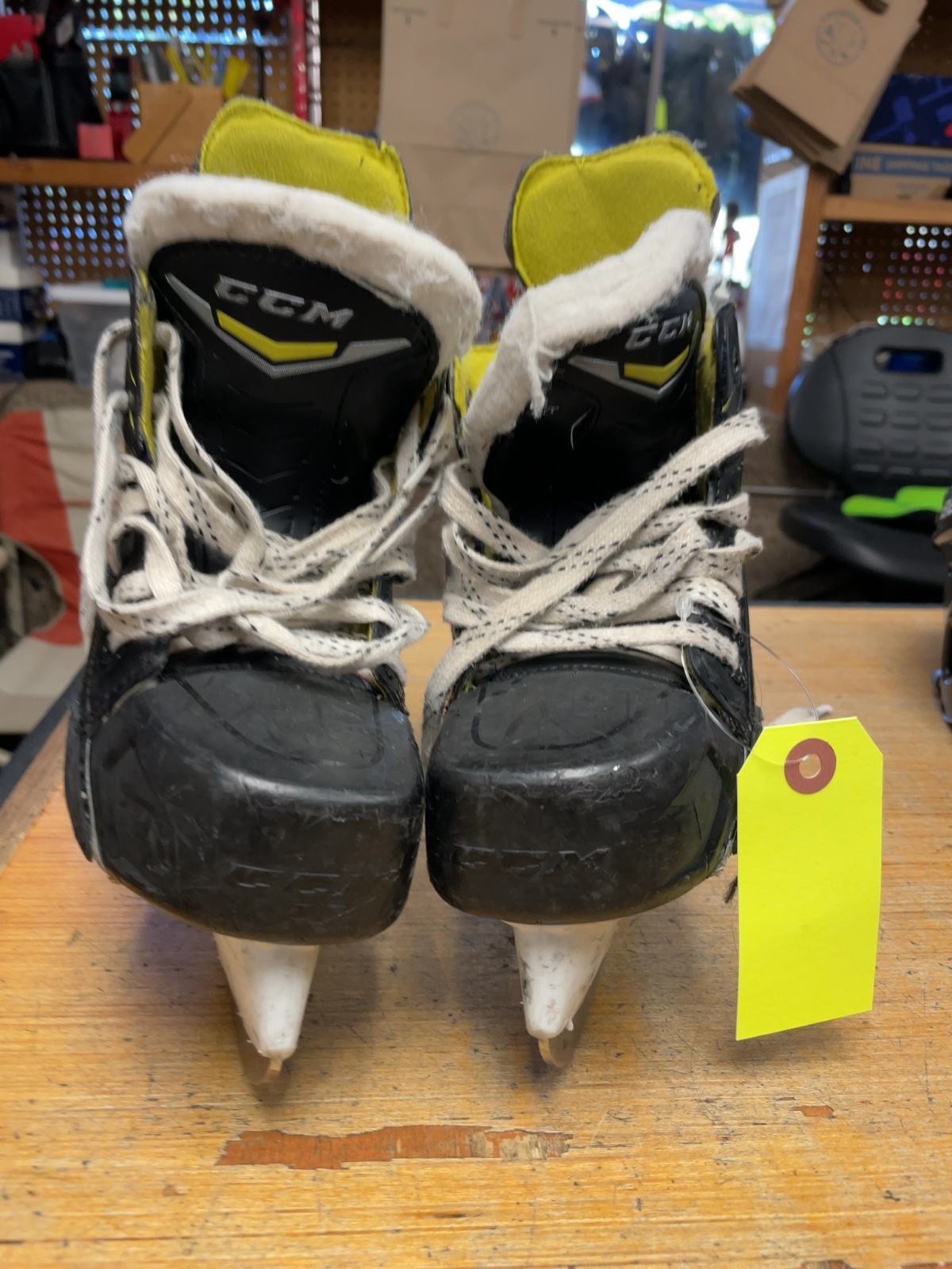 CCM Tacks 4092 Hockey Skates - Size 12.5C